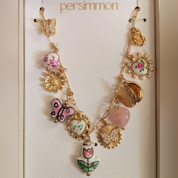 🔹️ persimmon🔹️ Floral gold charm spring 16" Brass necklace New In box ✨️🦋 - Picture 4 of 5